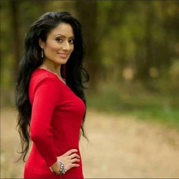 Meet Your Posher, Gloria - Picture 8 of 11